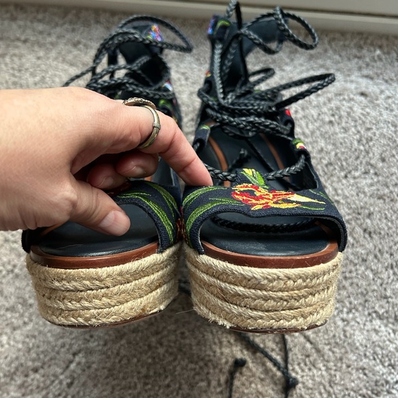 Tory Burch Black Floral Embroidered Espadrille Heeled Sandals - Picture 6 of 7
